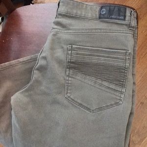 Men’s khaki green pants